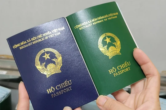 Từ 1/1/2026, người làm hộ chiếu qua hình thức trực tuyến không được giảm 10% lệ phí
