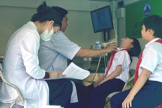 Trung tâm Kiểm soát bệnh tật Đà Nẵng khám sàng lọc bướu cổ tại 30 trường tiểu học