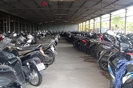 Cảnh sát giao thông Đà Nẵng tìm chủ sở hữu 396 phương tiện vi phạm