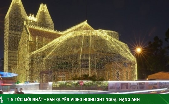 Nhà thờ Đức Bà Sài Gòn: Rực rỡ mùa lễ hội với 1.000 km đèn LED