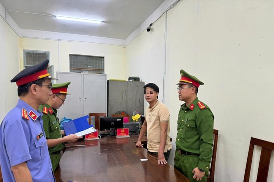 Bắt tạm giam đối tượng khai thác cát, sỏi trái phép tại xã Sông Vàng