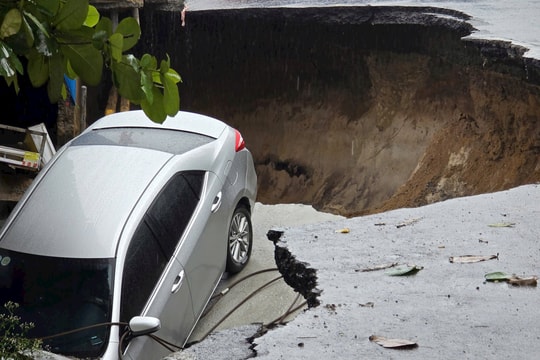 Đà Nẵng: Khẩn trương xử lý “hố tử thần” xuất hiện trên đường Nguyễn Công Trứ