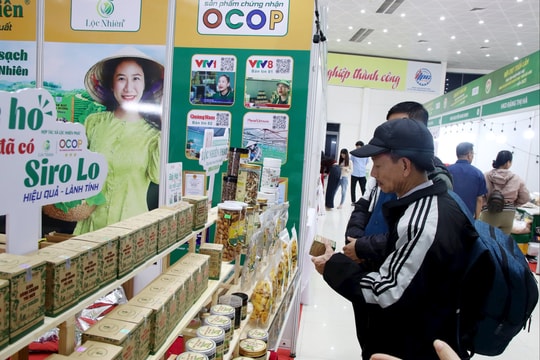 200 gian hàng triển lãm hàng công nghiệp nông thôn tiêu biểu