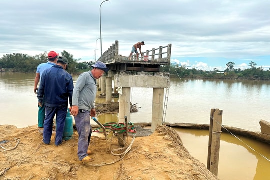 Khẩn trương sửa chữa đường dẫn cầu Duy Phước