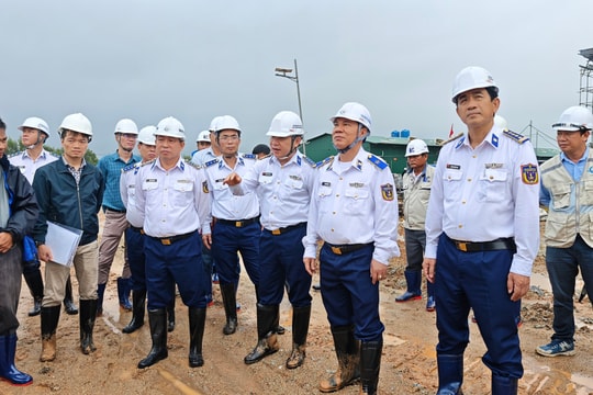 Phó Tư lệnh Cảnh sát biển Việt Nam kiểm tra dự án di chuyển sở chỉ huy Vùng Cảnh sát biển 2