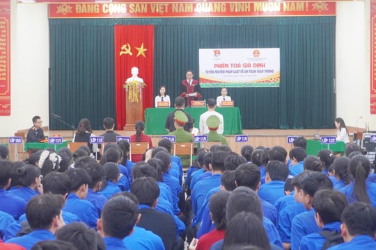 Tuyên truyền pháp luật an toàn giao thông cho học sinh qua “phiên tòa giả định”