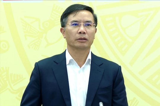 Chủ tịch UBND thành phố Đà Nẵng Phạm Đức Ấn: Khẩn trương bố trí tái định cư, sửa chữa, xây lại nhà ở cho người dân vùng lũ