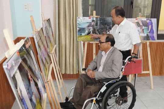 Trưng bày hình ảnh về nỗ lực vươn lên của người khuyết tật
