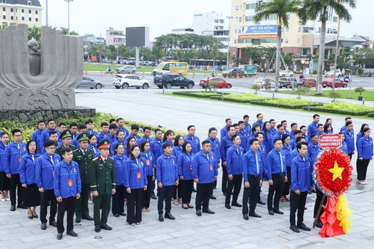 Đoàn TNCS Hồ Chí Minh thành phố Đà Nẵng dâng hương tưởng niệm các anh hùng liệt sĩ
