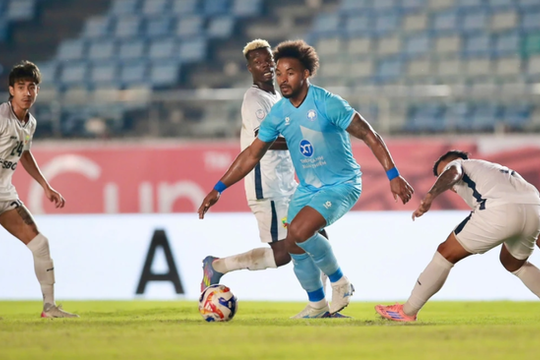 Xuân Son trở lại ngoạn mục với hat-trick tại Shopee Cup