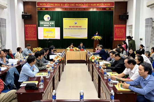 Hội thảo “Văn học, nghệ thuật Đà Nẵng với công nghiệp văn hóa”