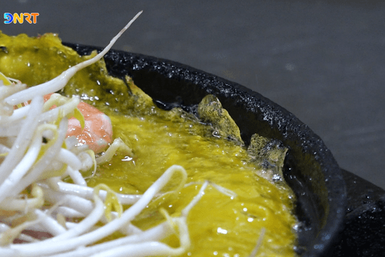 Crispy Da Nang-style ‘Banh Xeo’