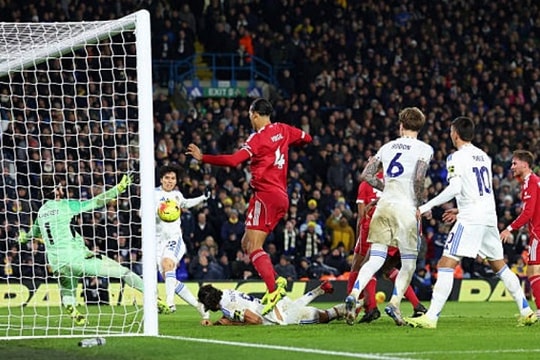 Liverpool hòa Leeds 3-3: Kịch tính 6 bàn tại Elland Road