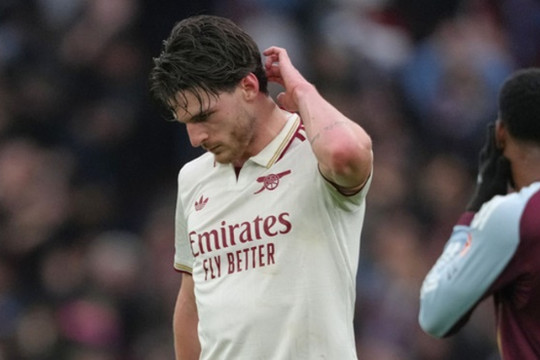 Arsenal thua đau Aston Villa: Vết rạn nơi hàng phòng ngự