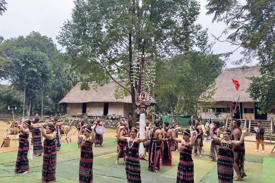 Trải nghiệm văn hóa Cơ Tu tại Thủ đô