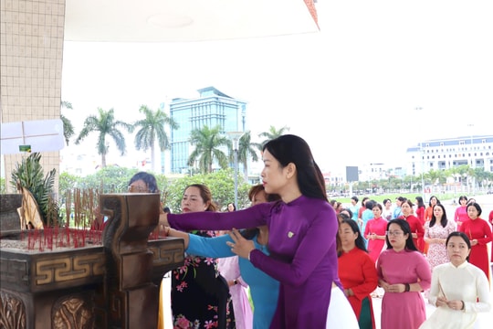 Đoàn đại biểu Phụ nữ thành phố Đà Nẵng dâng hương tưởng niệm các anh hùng liệt sĩ