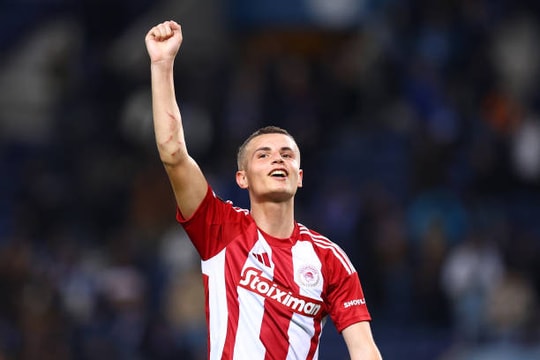 Man Utd nhắm 'món hời' 25 triệu bảng Christos Mouzakitis