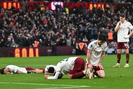 Arsenal thua Aston Villa: Chuỗi 18 trận bất bại bị chặn đứng