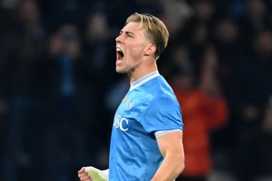 Hojlund lập cú đúp, Napoli hạ Juventus 2-1 chiếm đỉnh Serie A