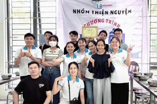 Ấm lòng bữa ăn miễn phí cho bệnh nhân