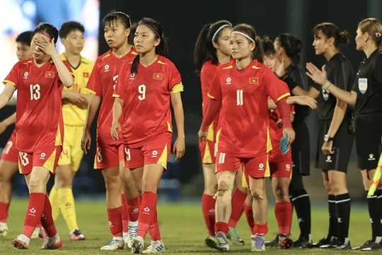 Nữ Việt Nam trả giá vì phung phí, thua Philippines 0-1 phút 90+4
