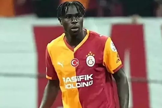 Liverpool quyết chi 43 triệu euro cho hậu vệ Wilfried Singo