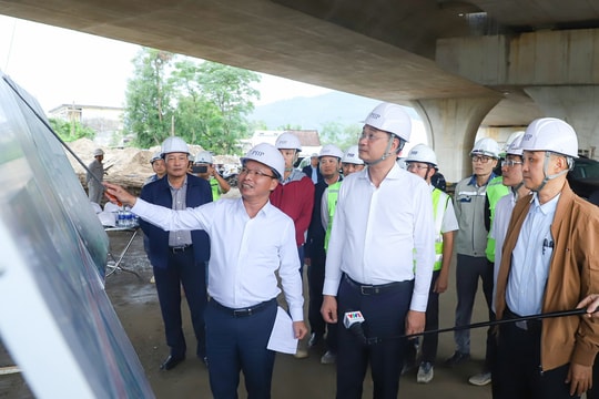 Năm 2026, Đà Nẵng phấn đấu tăng trưởng kinh tế đạt 11% trở lên