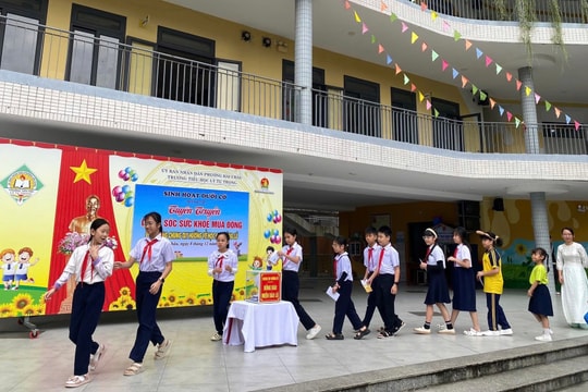 Trường Tiểu học Lý Tự Trọng ủng hộ người dân bị thiệt hại do mưa bão hơn 150 triệu đồng