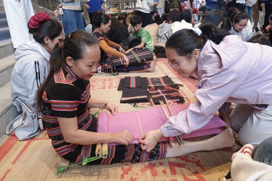 Tái tạo không gian làng nghề gắn với thị trường khách du lịch