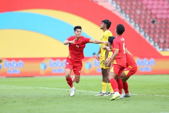 U22 Việt Nam thống trị Malaysia: 10 trận thắng liên tiếp