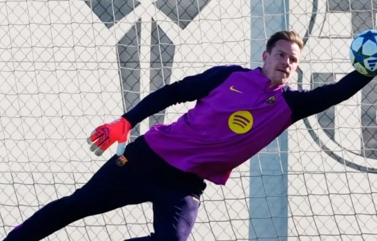 Tương lai Ter Stegen: Flick chốt hạ, Barca tìm lối thoát