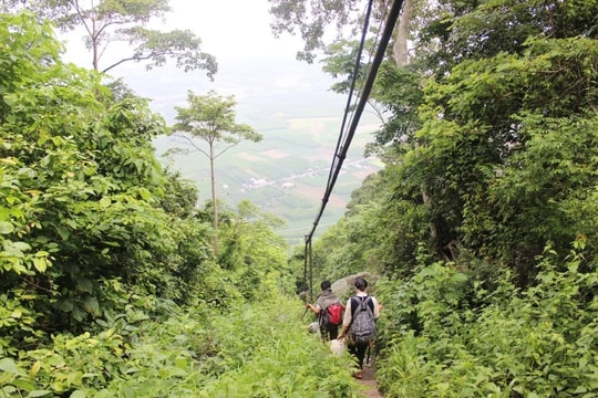 Đặt chân đến núi Bà Đen…