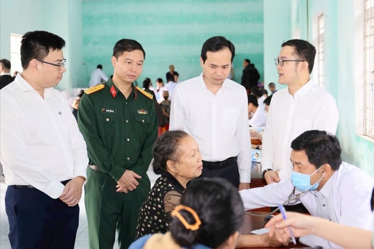 Khám, cấp phát thuốc miễn phí cho người dân xã Đức Phú