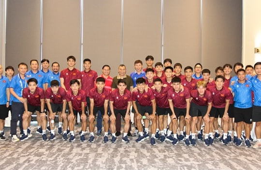 Chủ tịch VFF tiếp lửa U22 Việt Nam trước bán kết SEA Games 33