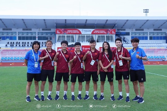 ĐT nữ Việt Nam tập tại sân mới, sẵn sàng cho bán kết SEA Games
