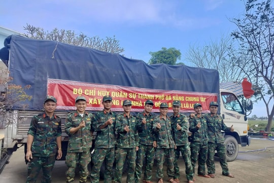 Bộ Chỉ huy Quân sự thành phố Đà Nẵng điều động thêm quân giúp người dân tỉnh Đắk Lắk làm nhà mới