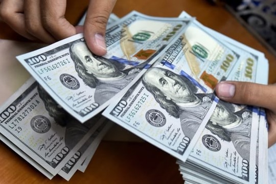 Tỷ giá USD hôm nay 15/12/2025: DXY duy trì dưới 99 điểm