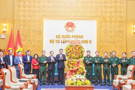 Lãnh đạo thành phố Đà Nẵng chúc mừng Quân khu 5 nhân kỷ niệm 81 năm Ngày thành lập Quân đội nhân dân Việt Nam