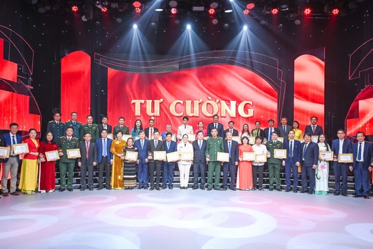 Vinh danh gương điển hình học và làm theo Bác