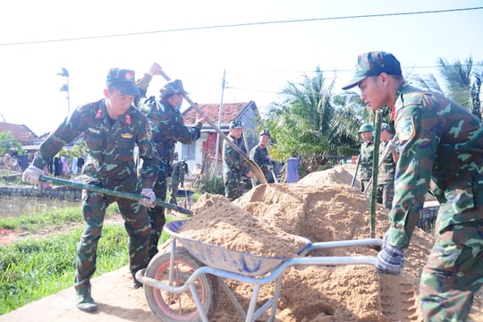 Thần tốc xây nhà cho dân vùng lũ - Kỳ 2: Cuộc hành quân từ mệnh lệnh trái tim