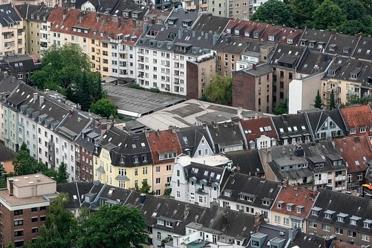 Châu Âu tìm lời giải cho “cơn sốt” nhà ở