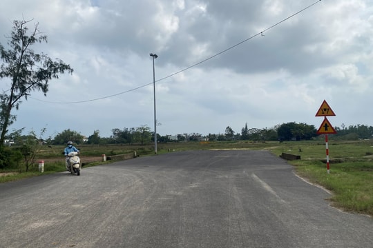 Dang dở dự án đường, cầu ĐH7 qua sông Vĩnh Điện