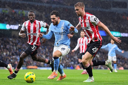 Man City vào bán kết EFL Cup nhờ khoảnh khắc thiên tài