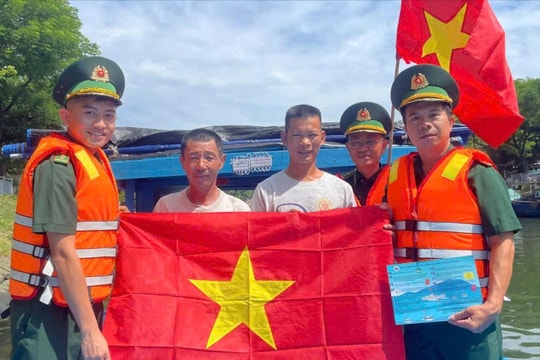 Nâng cao nhận thức ngư dân Quảng Phú về biển đảo và chống khai thác IUU