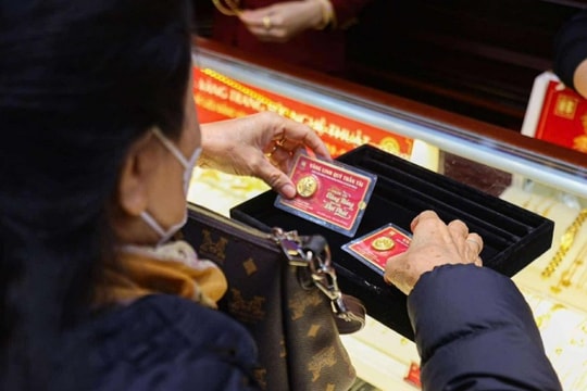 Cập nhật 08:30 sáng 21/12/2025: Giá vàng đồng loạt đi ngang, riêng SJC duy trì mức 156.600