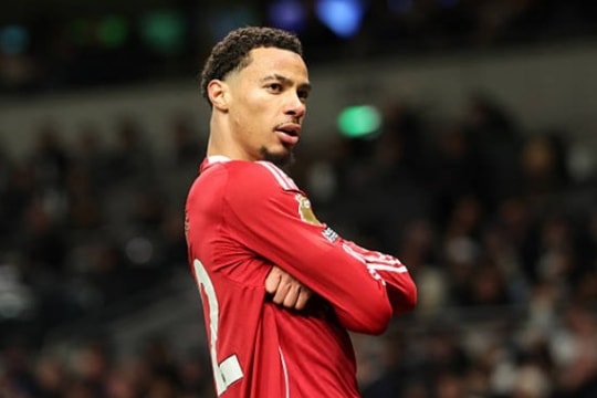 Liverpool hạ Tottenham 2-1: Hugo Ekitike và Florian Wirtz rực sáng
