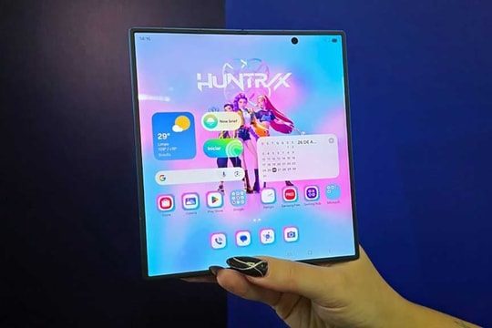 Galaxy Wide Fold: Tỷ lệ màn hình 4:3 và đột phá sạc không dây 25W