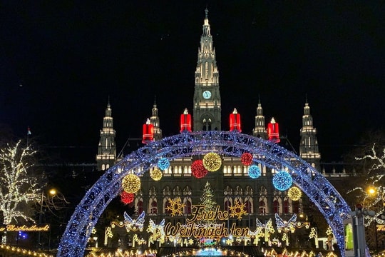 Những khu chợ Giáng sinh lộng lẫy nhất thế giới năm 2025