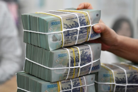 Lãi suất ngân hàng 22/12: VPBank tăng lần thứ 3, OCB chạm mốc 7,1%