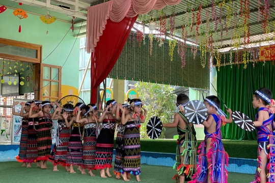 Giáo dục truyền thống cho học sinh vùng cao